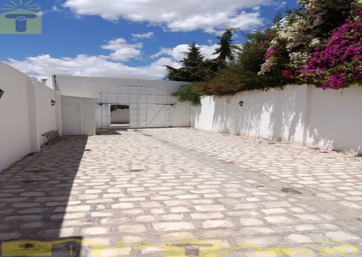 À vendre – Magnifique villa avec piscine à #Hammam - Bien immobilier à {"id":16,"country_id":219,"name":"NABEUL","slug":"nabeul"} - Image 2 - Sonia Immo - Agence Immobilière Sonia Immo