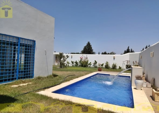 Charmante villa S+3 avec piscine à vendre - Bien immobilier à {"id":16,"country_id":219,"name":"NABEUL","slug":"nabeul"} - Agence Immobilière immo\'in
